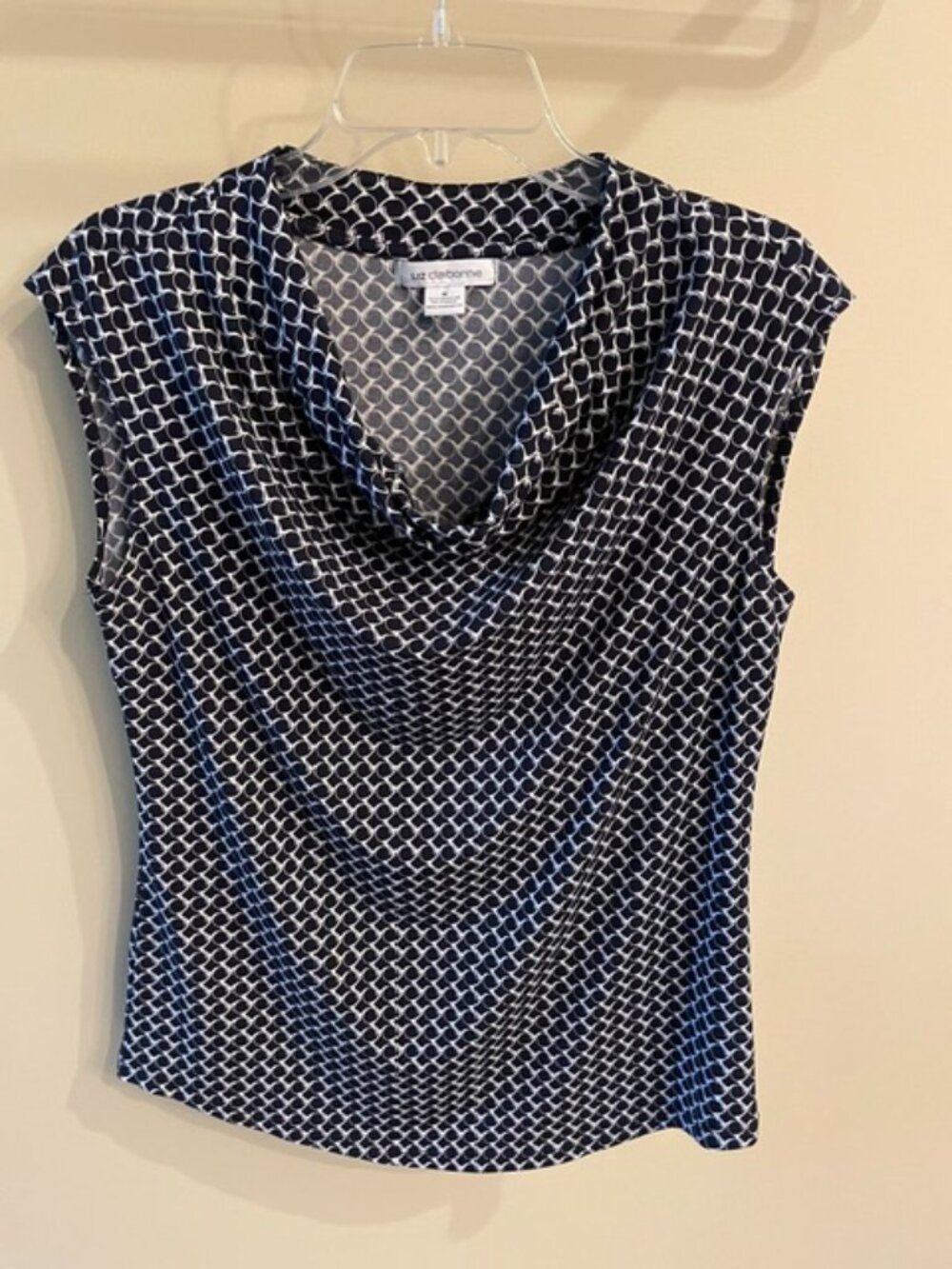 Women's Liz Claiborne sleeveless top with scoop neck